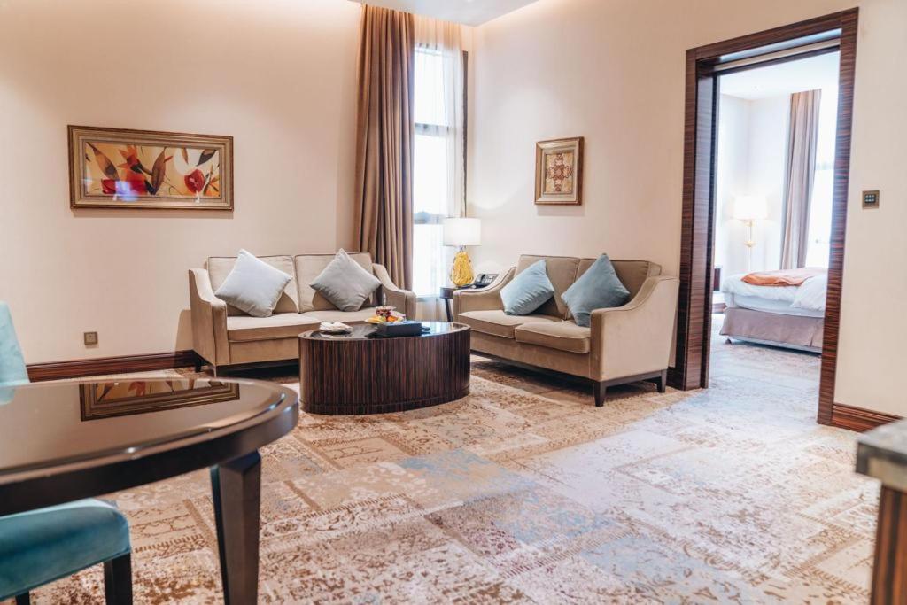 Warwick Al Khobar Hotell Exteriör bild