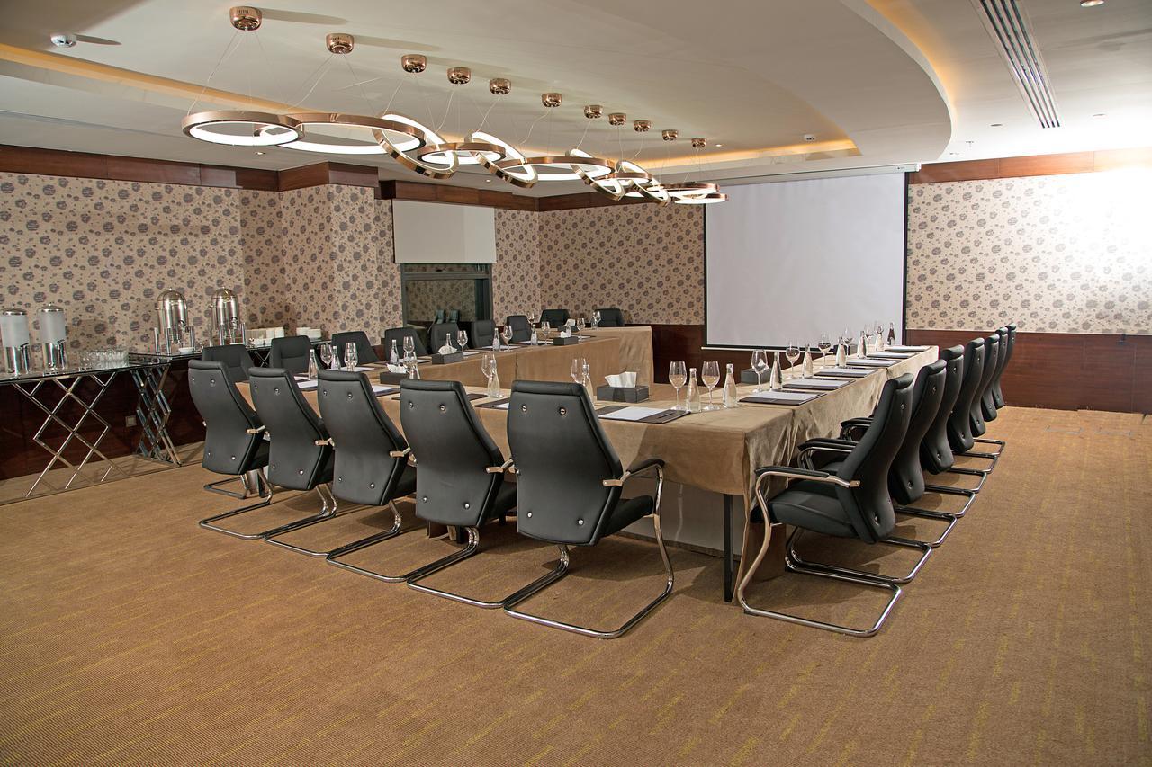 Warwick Al Khobar Hotell Exteriör bild