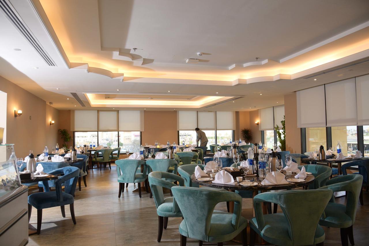 Warwick Al Khobar Hotell Exteriör bild