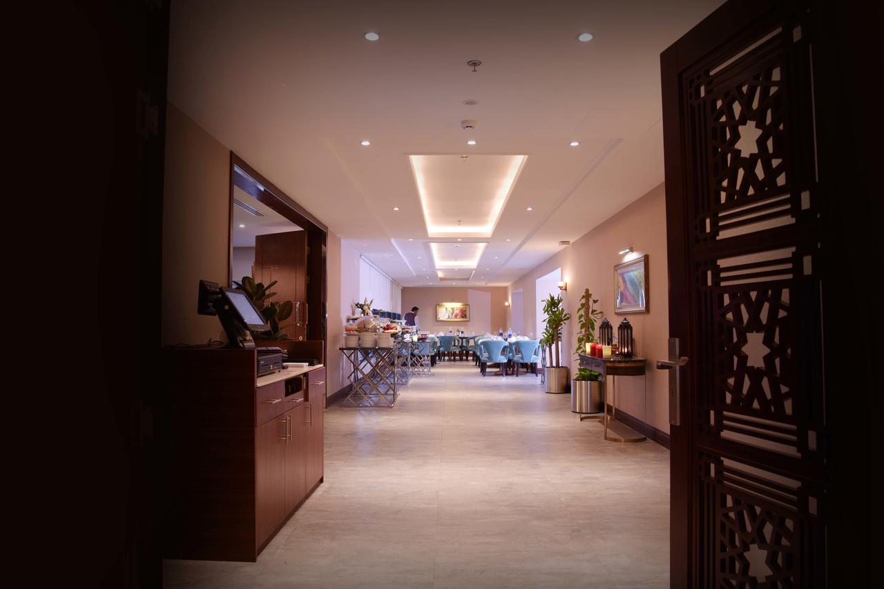 Warwick Al Khobar Hotell Exteriör bild